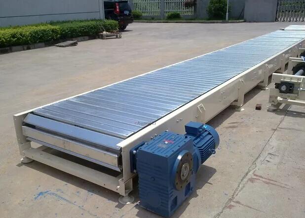 鏈板輸送機(jī)使用過程中注意哪些事項(xiàng)？