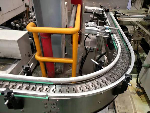 鏈板轉彎輸送機